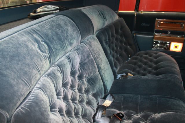 Cadillac fleetwood brougham 1983 photo 2