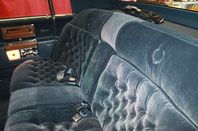 Cadillac fleetwood brougham 1983 photo 3