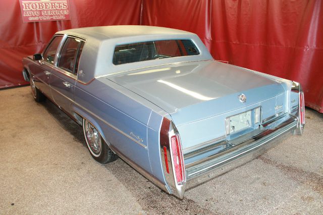 Cadillac fleetwood brougham 1983 photo 5