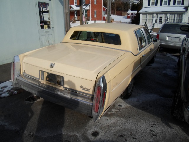 Cadillac fleetwood brougham 1986 photo 2