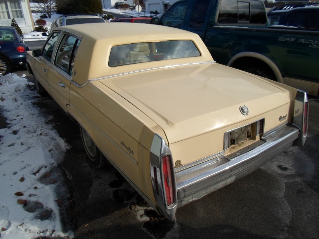 Cadillac fleetwood brougham 1986 photo 3
