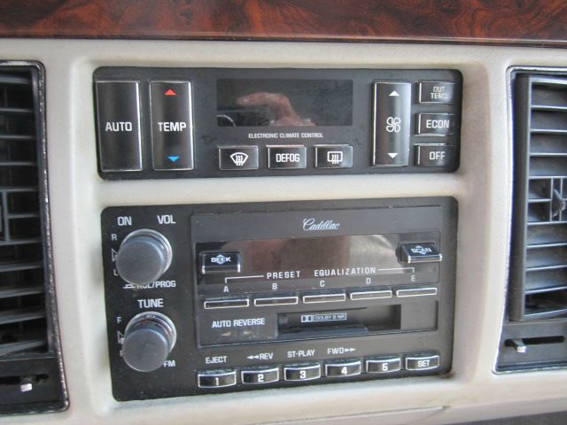 Cadillac fleetwood brougham 1995 photo 2