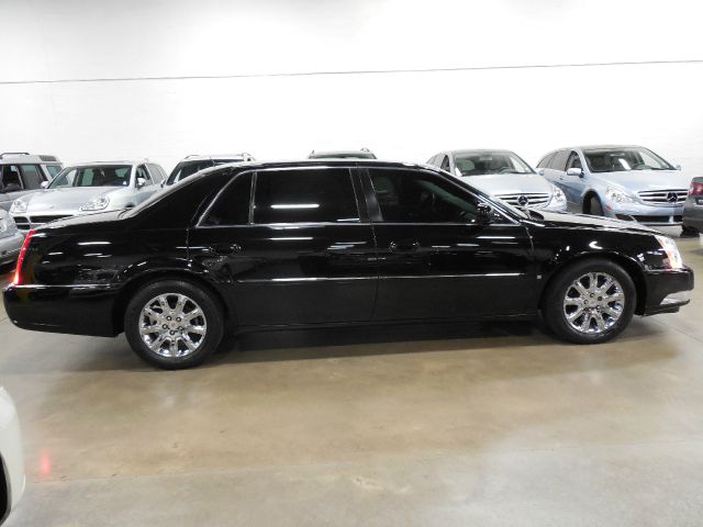 Cadillac Limousine 2008 photo 12