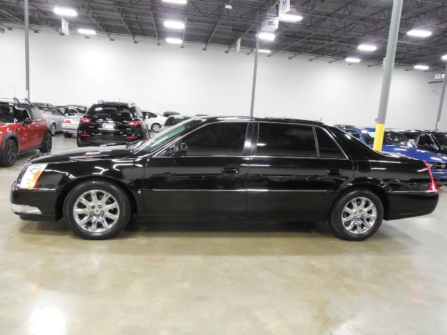 Cadillac Limousine 2008 photo 16