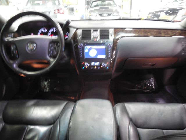 Cadillac Limousine 2008 photo 21