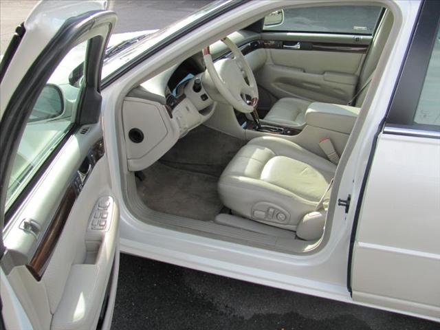 Cadillac SEVILLE DTS Sedan