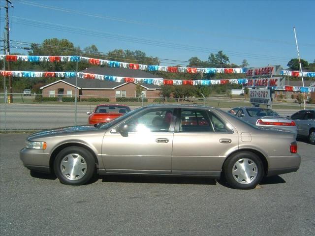 Cadillac SEVILLE SLT Plus HEMI Sedan