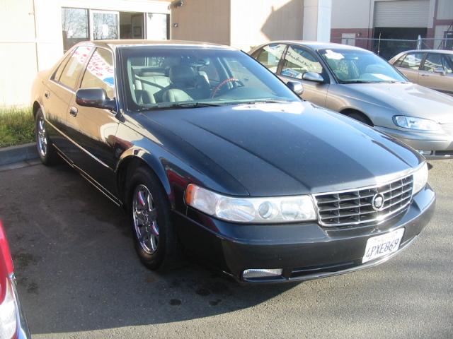 Cadillac SEVILLE DTS Sedan