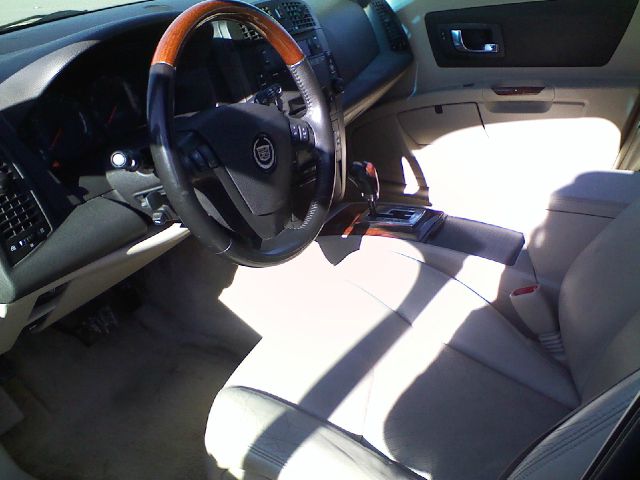 Cadillac SRX SE-R SUV