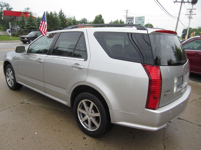 Cadillac SRX 2004 photo 2