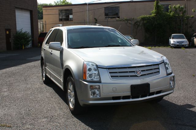 Cadillac SRX SE-R SUV