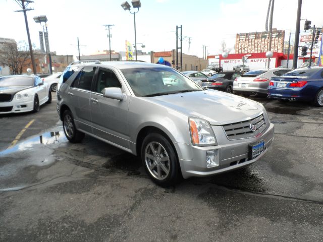 Cadillac SRX 2004 photo 2