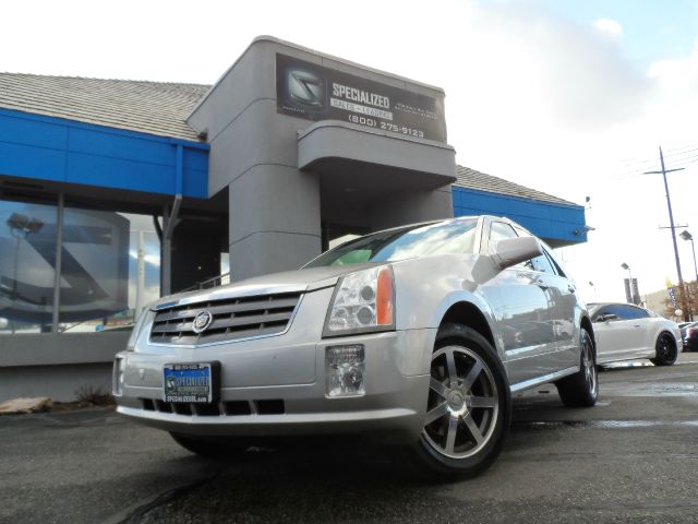 Cadillac SRX 2004 photo 4