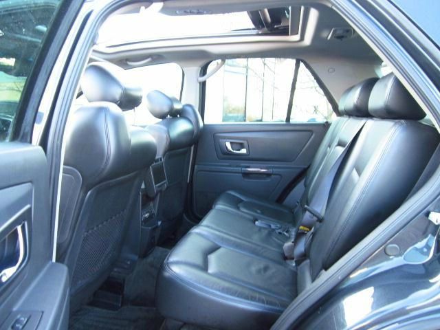 Cadillac SRX 2004 photo 4