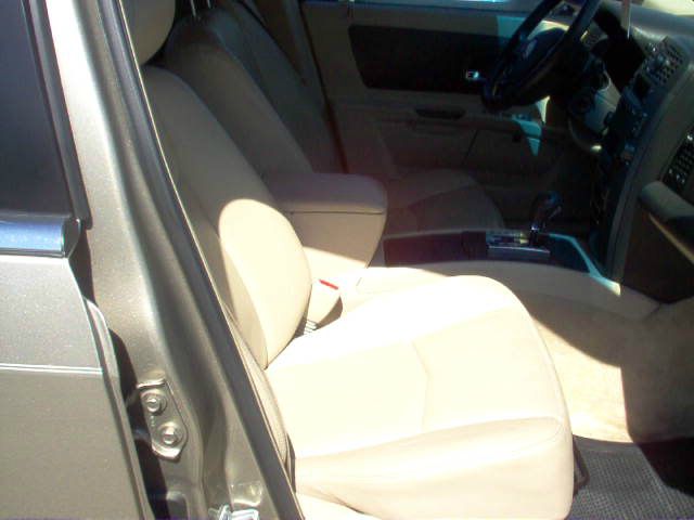 Cadillac SRX 2004 photo 2