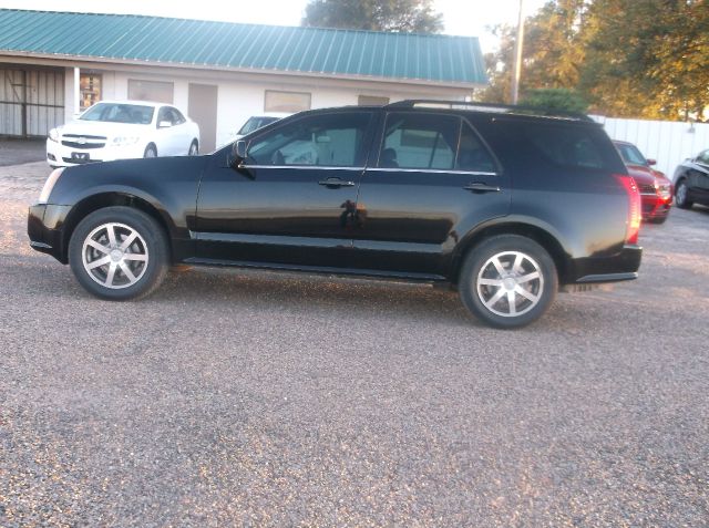 Cadillac SRX 2004 photo 2
