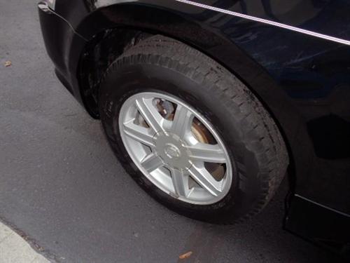 Cadillac SRX 2004 photo 2