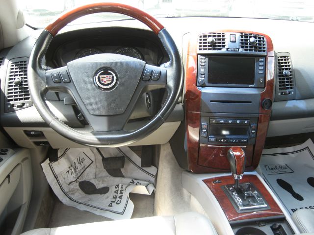 Cadillac SRX 2004 photo 4