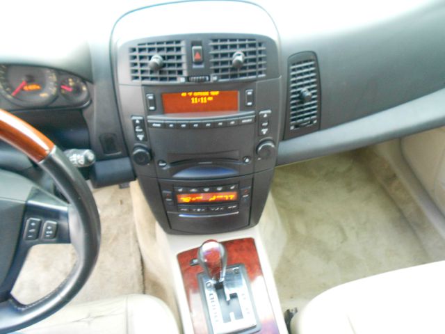 Cadillac SRX 2004 photo 4