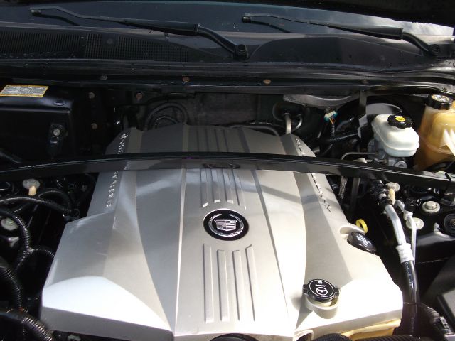 Cadillac SRX 2004 photo 2