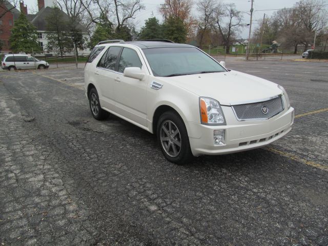 Cadillac SRX 2004 photo 1
