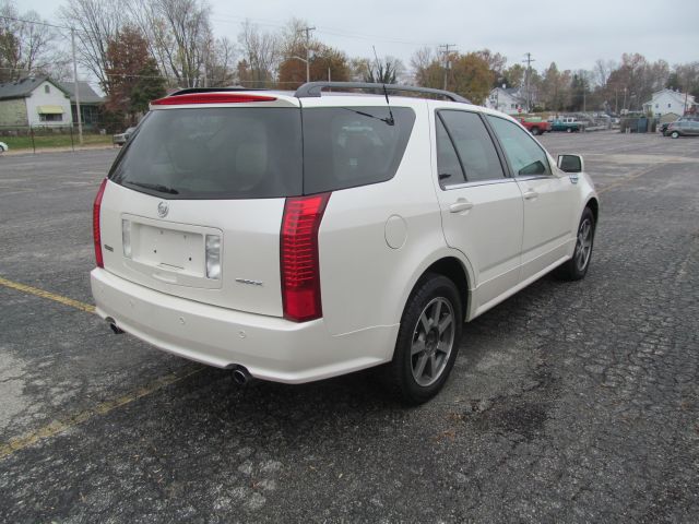 Cadillac SRX 2004 photo 2