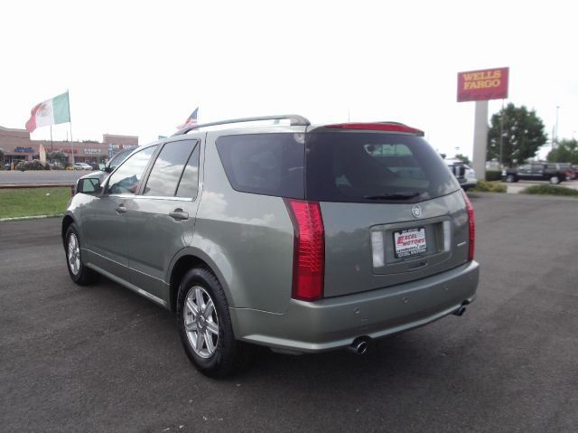 Cadillac SRX 2004 photo 4
