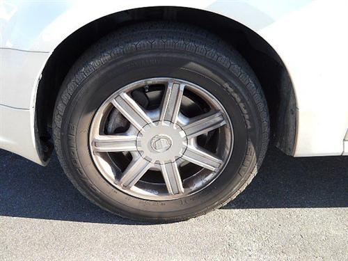 Cadillac SRX 2004 photo 2