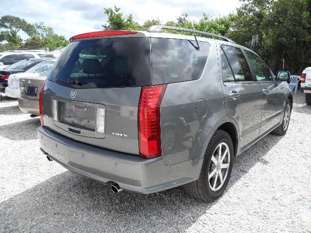 Cadillac SRX 2004 photo 13