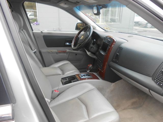 Cadillac SRX SE-R SUV