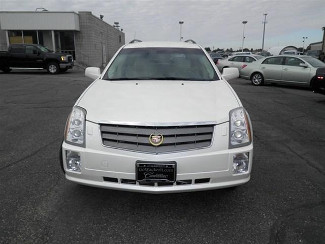 Cadillac SRX 2004 photo 2