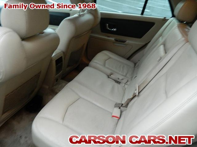 Cadillac SRX 2004 photo 2