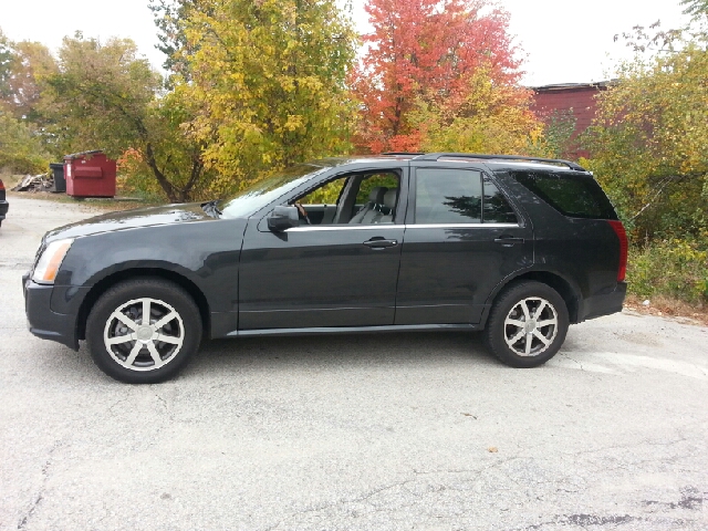 Cadillac SRX 2004 photo 2