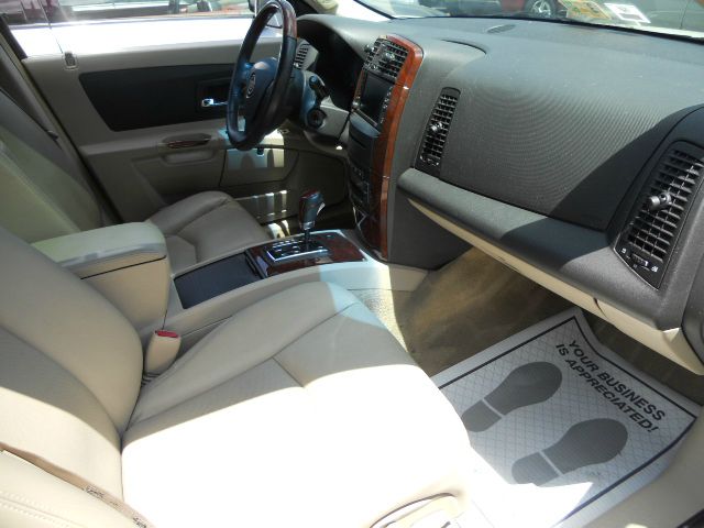 Cadillac SRX 2004 photo 2