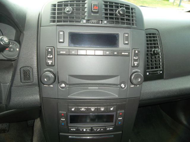 Cadillac SRX 2004 photo 2