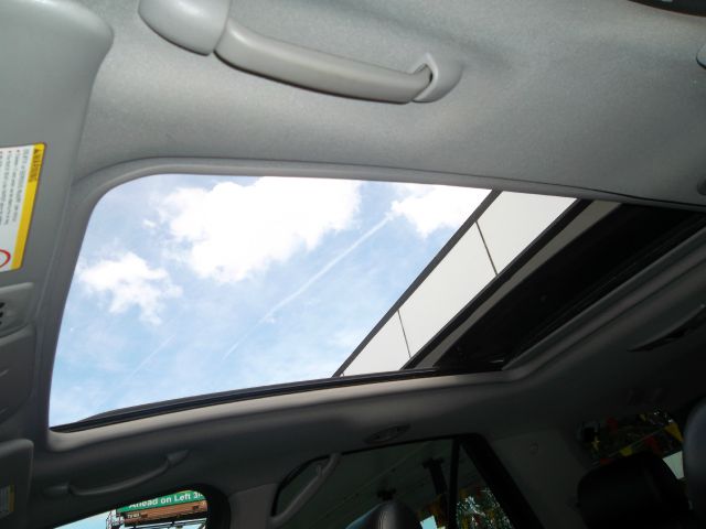 Cadillac SRX 2004 photo 5