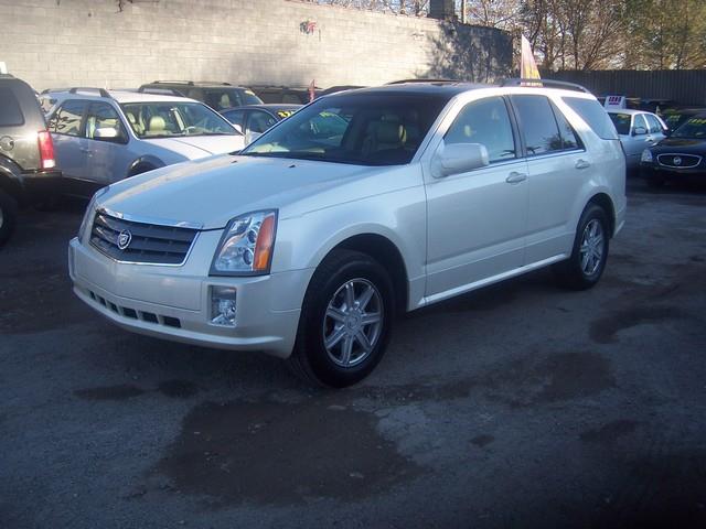 Cadillac SRX 2005 photo 2