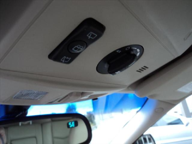 Cadillac SRX 2005 photo 2