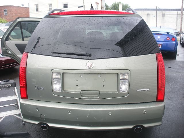 Cadillac SRX 2005 photo 2