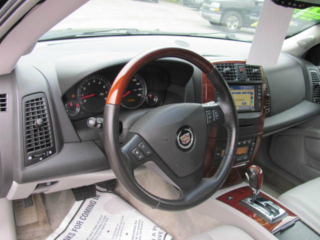 Cadillac SRX FWD 7-passenger V6 LE SUV