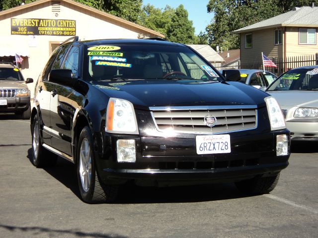 Cadillac SRX 2005 photo 2