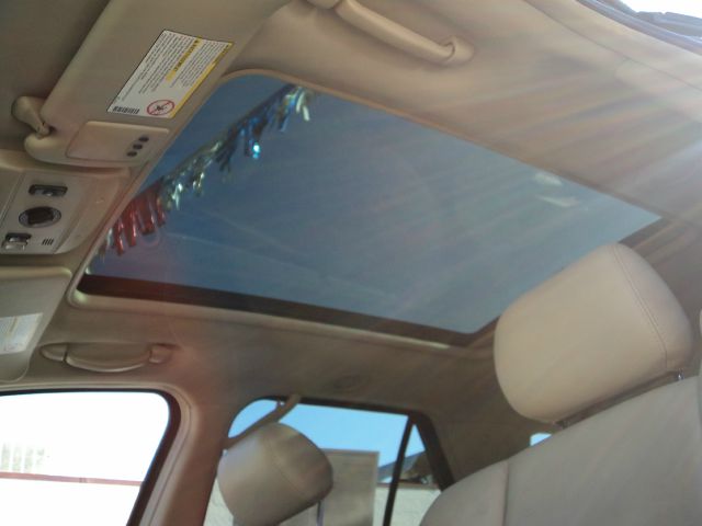 Cadillac SRX 2005 photo 25