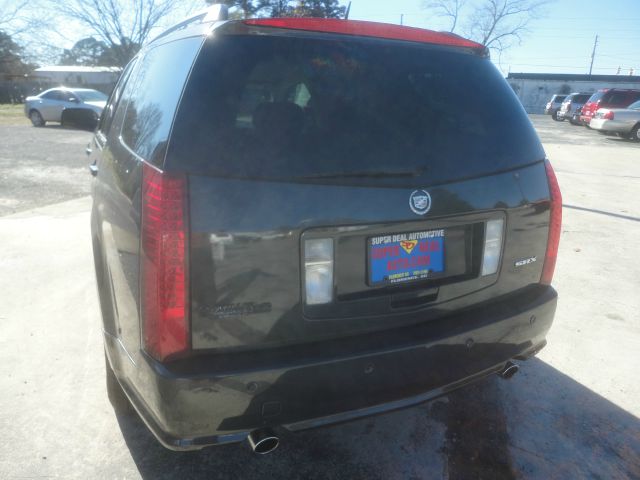 Cadillac SRX 2005 photo 2