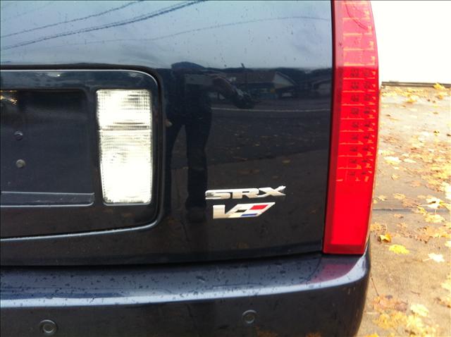 Cadillac SRX 2005 photo 2
