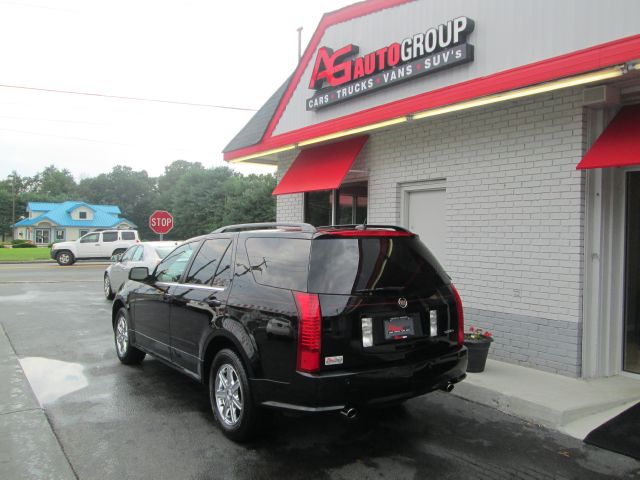 Cadillac SRX 2005 photo 2