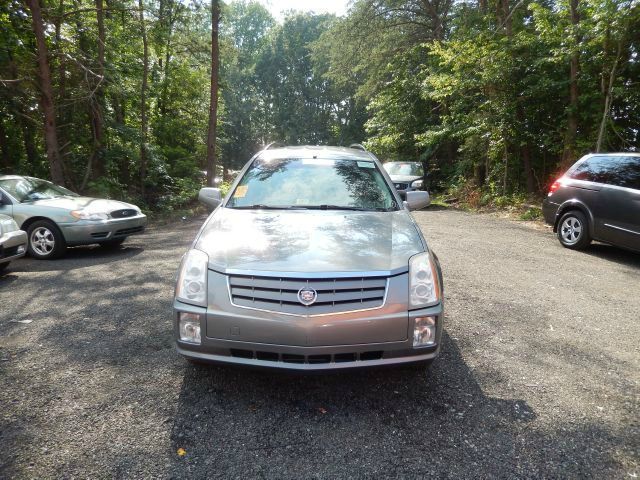Cadillac SRX 2005 photo 2