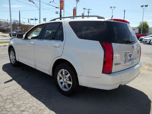 Cadillac SRX 2006 photo 2