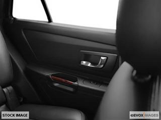 Cadillac SRX 2006 photo 2