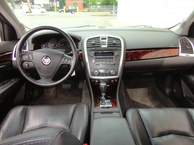 Cadillac SRX 2007 photo 2