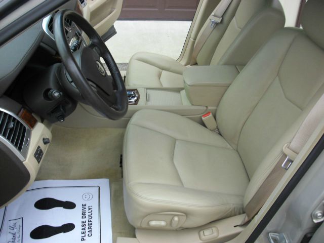 Cadillac SRX 2007 photo 2